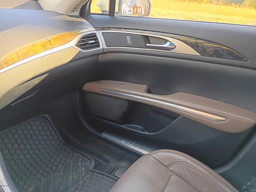 2016 Lincoln MKZ Base