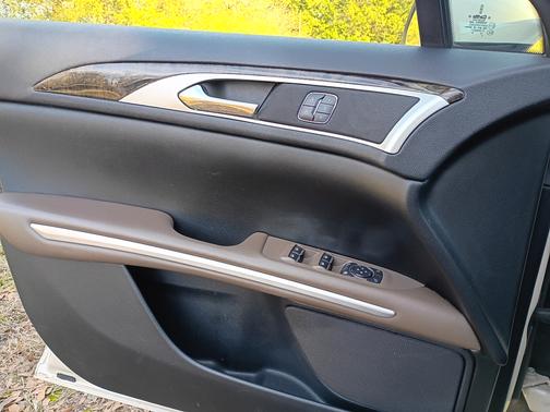 2016 Lincoln MKZ Base