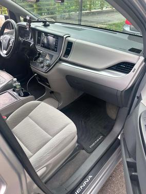 Silver 2018 Toyota Sienna LE