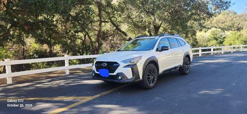 White 2025 Subaru Outback Onyx Edition XT