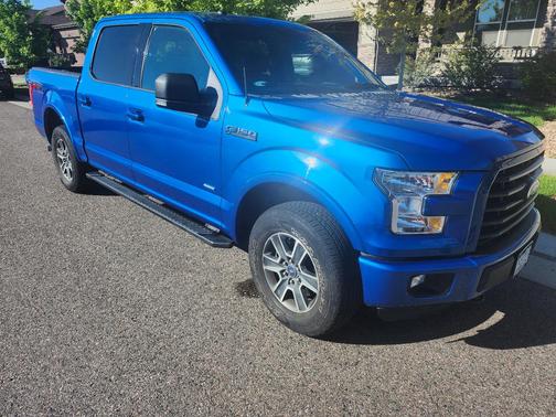 Blue 2016 Ford F-150 XLT