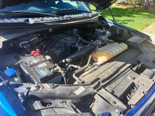 Blue 2016 Ford F-150 XLT