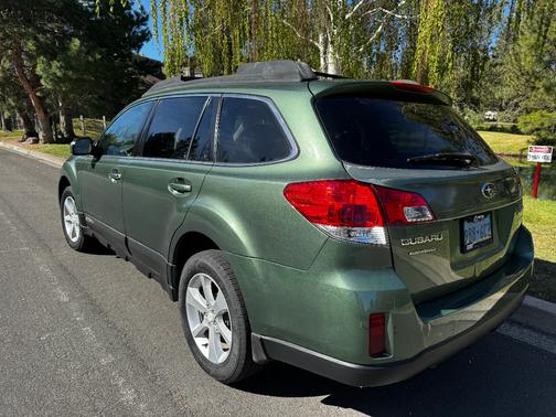 2013 Subaru Outback 2.5i Premium