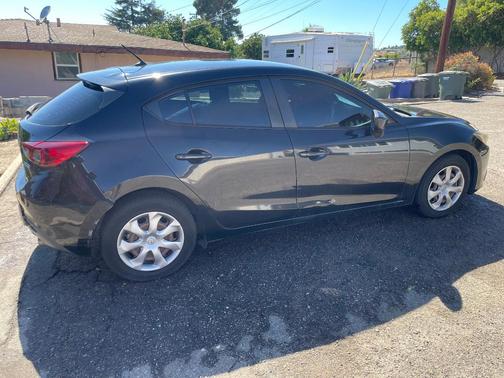 Black 2014 Mazda Mazda3 i Sport