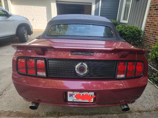 Red 2006 Ford Mustang GT