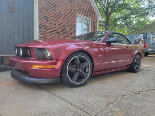 Red 2006 Ford Mustang GT