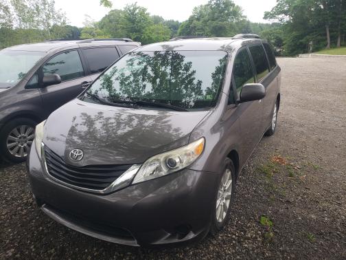 2013 Toyota Sienna LE
