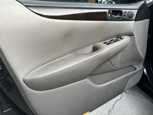 2004 Lexus ES 330 Base