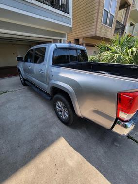 Gray 2017 Toyota Tacoma SR5