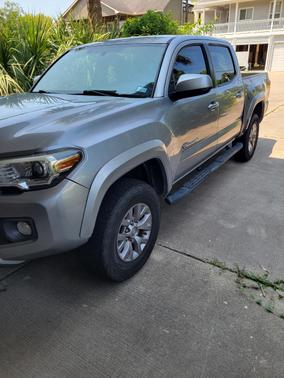 Gray 2017 Toyota Tacoma SR5