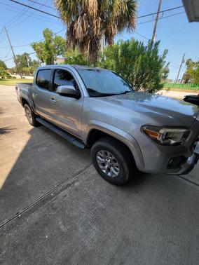 Gray 2017 Toyota Tacoma SR5