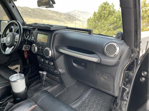 Photo 5 of 30 of 2011 Jeep Wrangler Unlimited 70th Anniversary