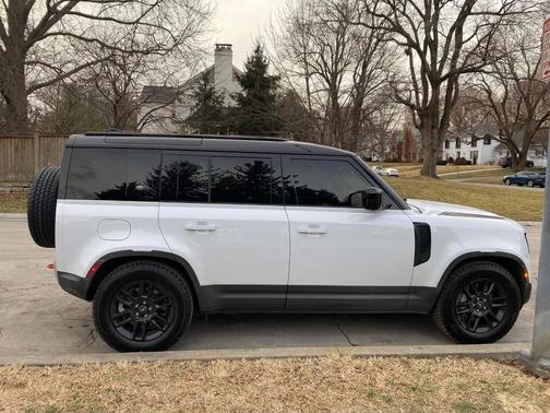 White 2022 Land Rover Defender SE