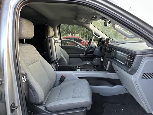 2024 Ford F-150 Lightning Flash