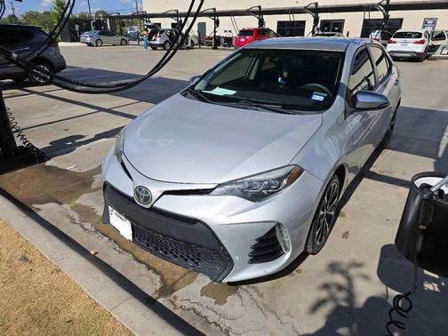 Silver 2017 Toyota Corolla SE
