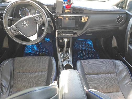 Silver 2017 Toyota Corolla SE