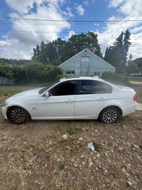 White 2009 BMW 328 i xDrive
