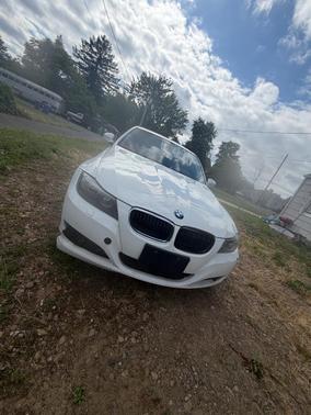 White 2009 BMW 328 i xDrive
