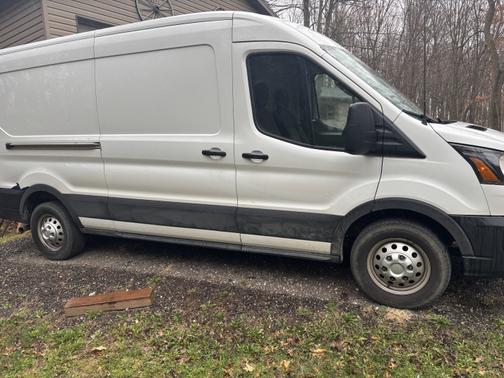2022 Ford Transit-250 Base