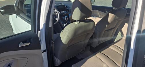 White 2016 Ford C-Max Hybrid SE