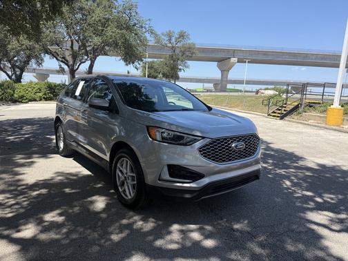 Gray 2023 Ford Edge SEL