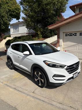 White 2017 Hyundai TUCSON Sport