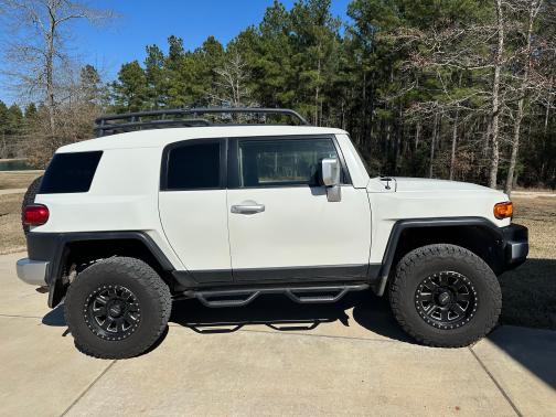 2014 Toyota FJ Cruiser Base