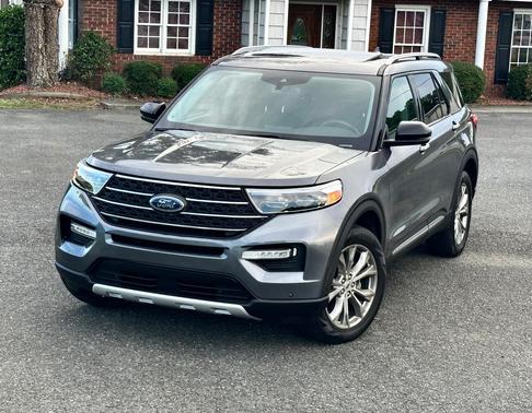 Gray 2022 Ford Explorer Limited