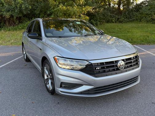 Silver 2020 Volkswagen Jetta 1.4T R-Line
