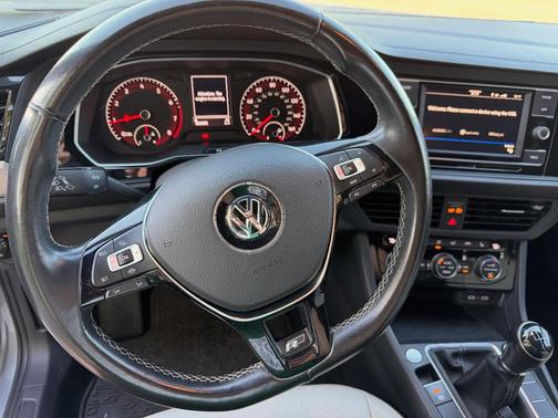 Silver 2020 Volkswagen Jetta 1.4T R-Line