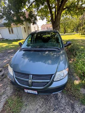 Green 2007 Dodge Grand Caravan SE