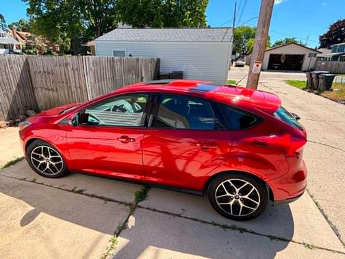 Red 2018 Ford Focus SEL