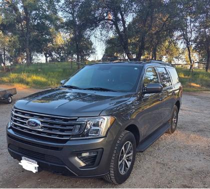 Gray 2018 Ford Expedition XLT