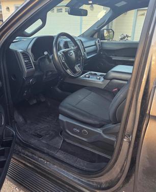 Gray 2018 Ford Expedition XLT