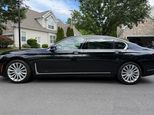 2020 BMW 740 i xDrive