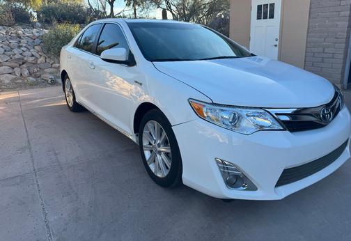 2013 Toyota Camry Hybrid XLE