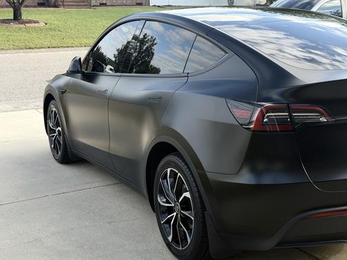 Black 2023 Tesla Model Y Long Range