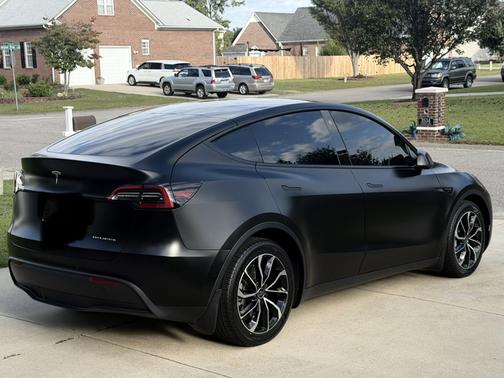 Black 2023 Tesla Model Y Long Range