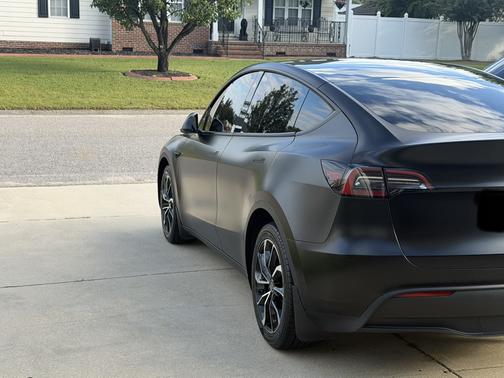 Black 2023 Tesla Model Y Long Range