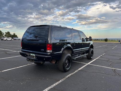 Black 2005 Ford Excursion Limited