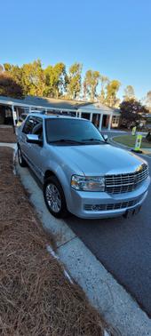 Silver 2014 Lincoln Navigator Base
