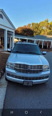 Silver 2014 Lincoln Navigator Base