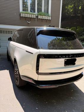 White 2024 Land Rover Range Rover P530 SE SWB