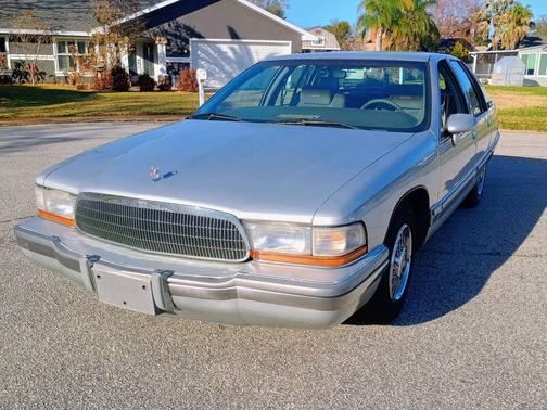Silver 1992 Buick Roadmaster Limited