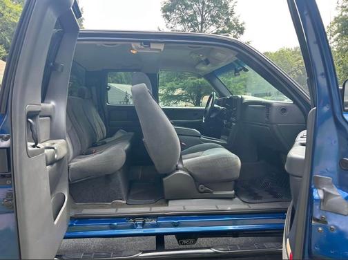 Blue 2003 Chevrolet Silverado 2500 LS H/D Extended Cab