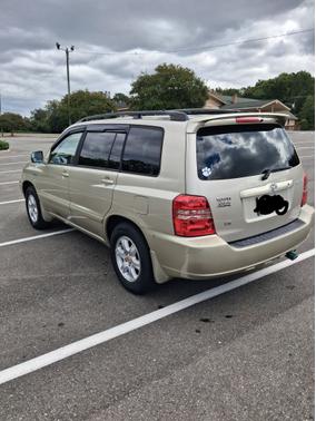 Gold 2002 Toyota Highlander Limited