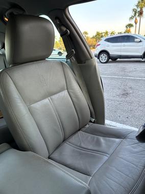 2011 Lincoln Town Car Signature Limited