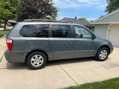 Gray 2006 Kia Sedona EX