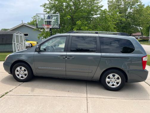 Gray 2006 Kia Sedona EX