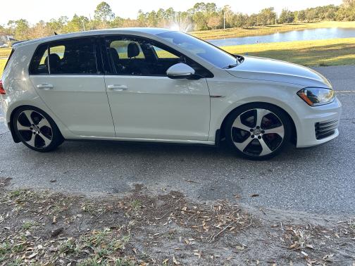 Photo 1 of 30 of 2017 Volkswagen Golf GTI Sport 4-Door